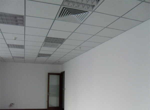 卡塔爾航空重慶分公司辦公室裝修的實(shí)景圖